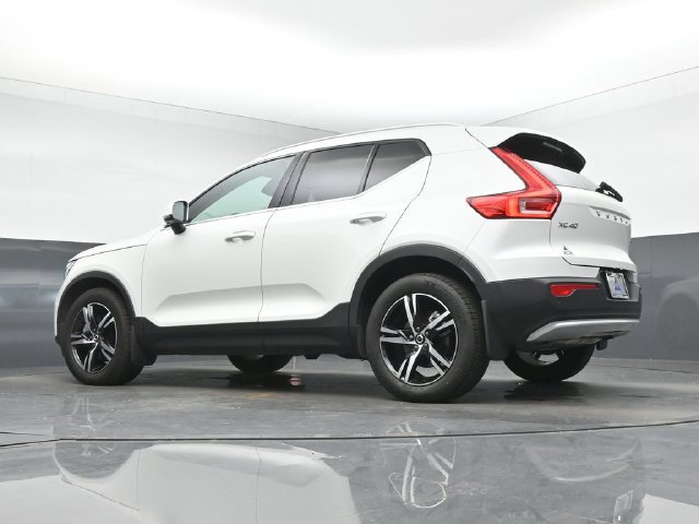 Used 2023 Volvo XC40 B5 Plus w/ Driver Assist Package AWD/4WD image 14