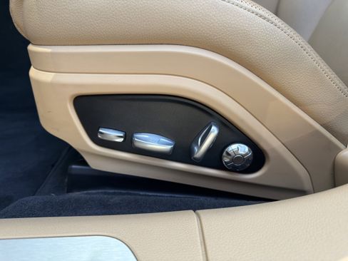 Used 2018 Porsche Panamera image 18