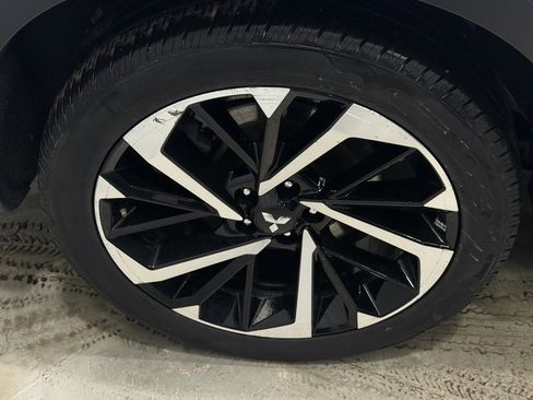 Used 2024 Mitsubishi Outlander SE image 9