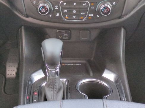 Used 2023 Chevrolet Traverse High Country FWD image 21