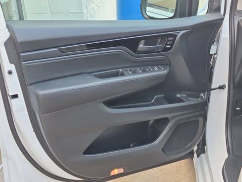 Used 2025 Honda Odyssey Touring image 12