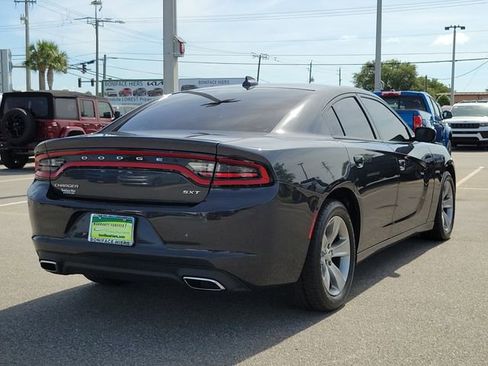 Used 2016 Dodge Charger SXT RWD image 6