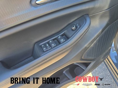 Used 2023 Jeep Grand Cherokee L Laredo image 12