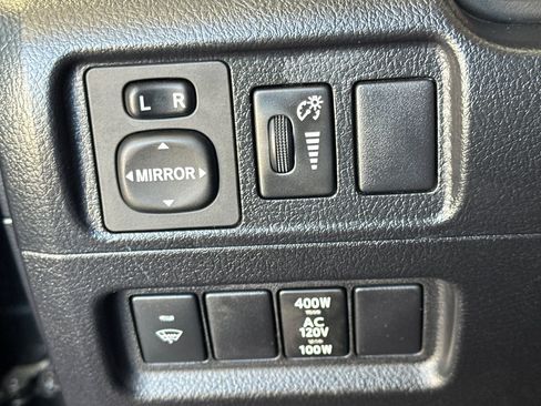 Used 2019 Toyota 4Runner SR5 AWD/4WD image 33