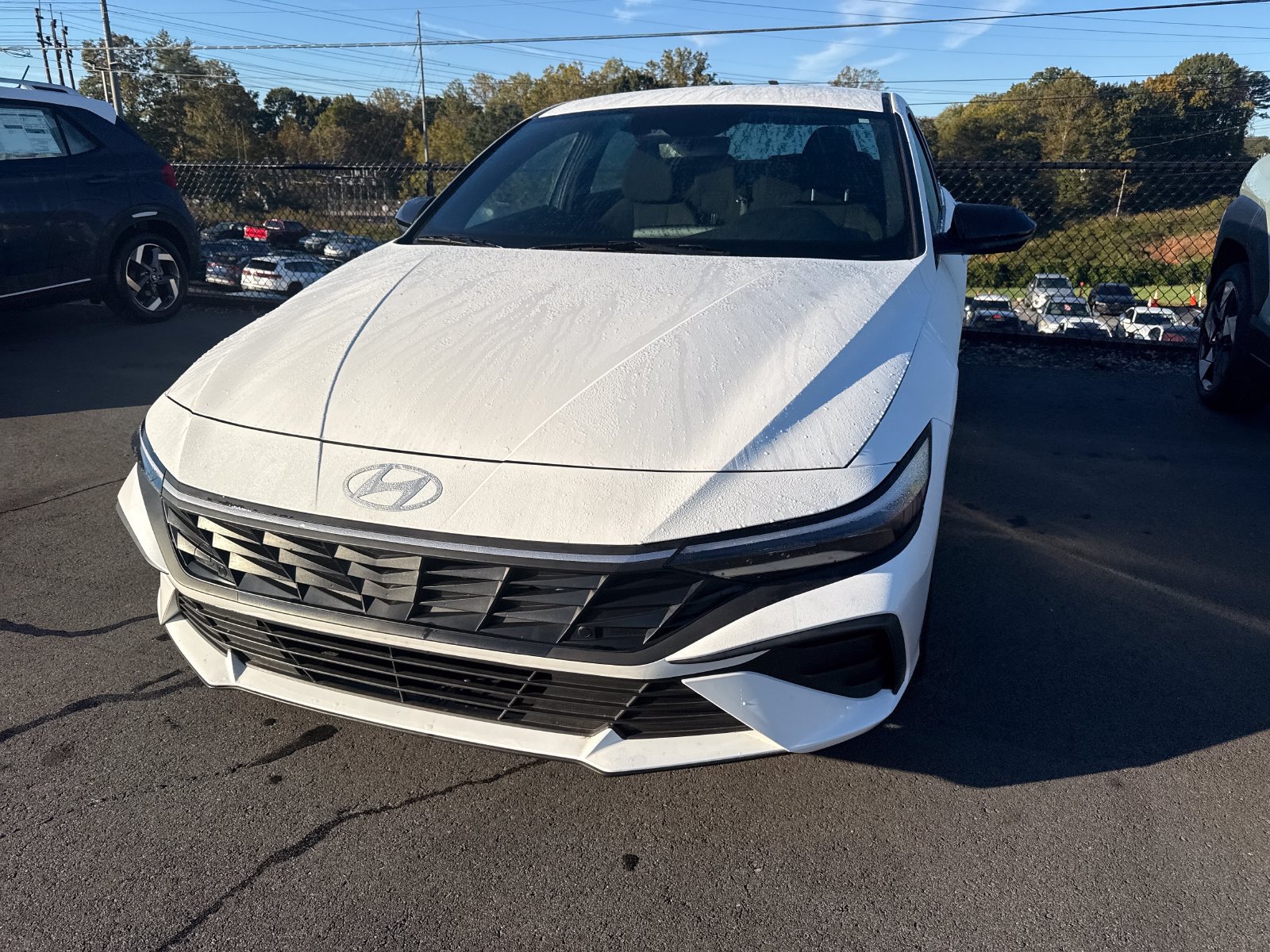 Used 2025 Hyundai Elantra Sport FWD image 3