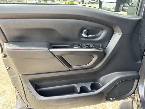 Used 2023 Nissan Titan PRO-4X image 35