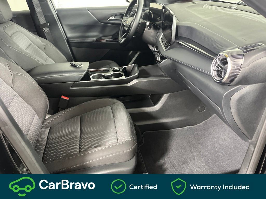 Used 2026 Chevrolet Equinox LT AWD/4WD image 4