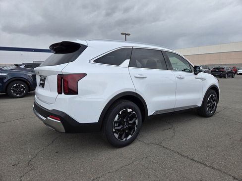 New 2026 Kia Sorento S FWD image 3