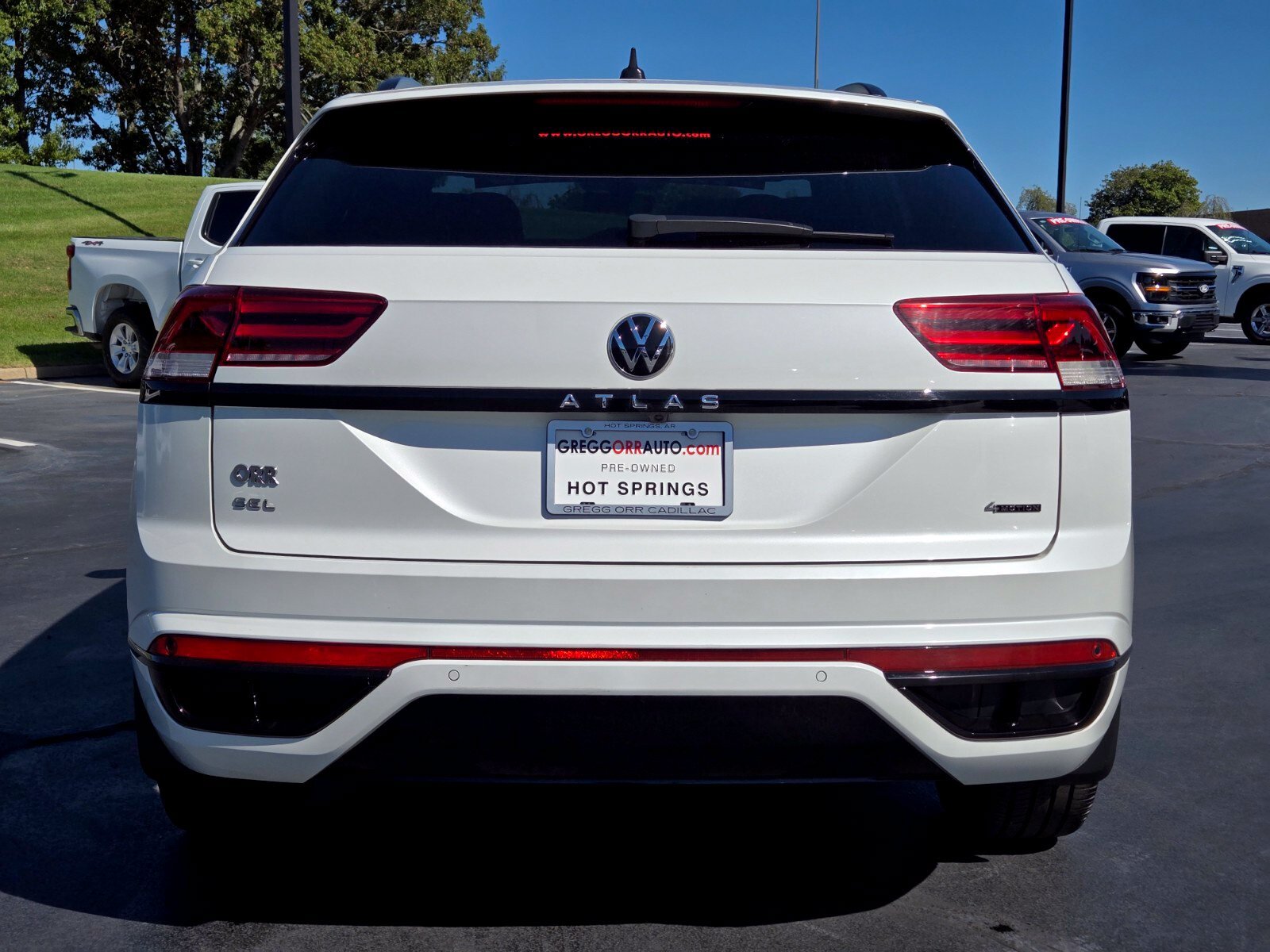 Used 2023 Volkswagen Atlas Cross Sport SEL R-Line AWD/4WD image 4