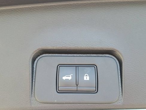 Used 2024 Nissan Rogue SV FWD image 10