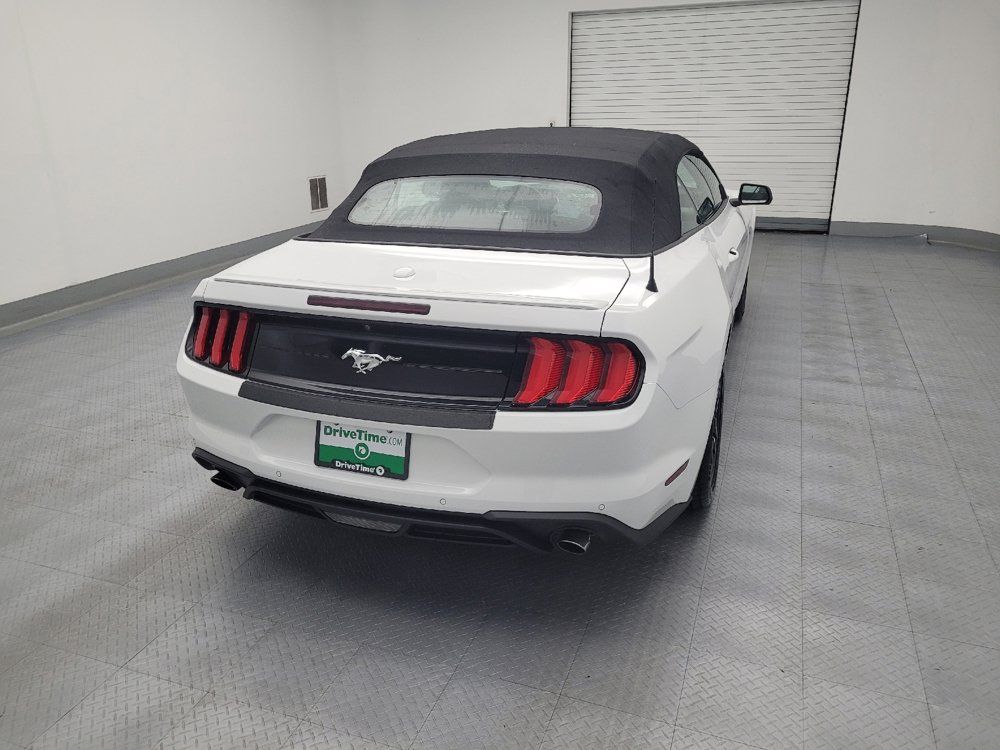 Used 2022 Ford Mustang Premium RWD image 7