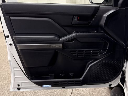 Used 2025 Toyota 4Runner TRD Off-Road image 3