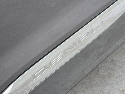 Used 2021 GMC Acadia Denali w/ Denali Technology Package image 14