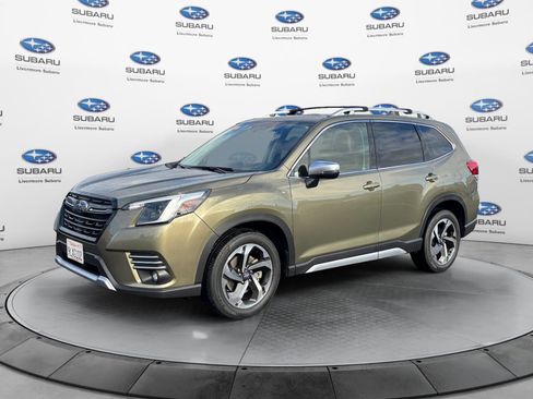 Used 2024 Subaru Forester Touring AWD/4WD image 2