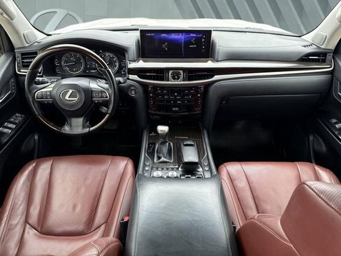 Used 2019 Lexus LX 570 4WD w/ Luxury Package image 13