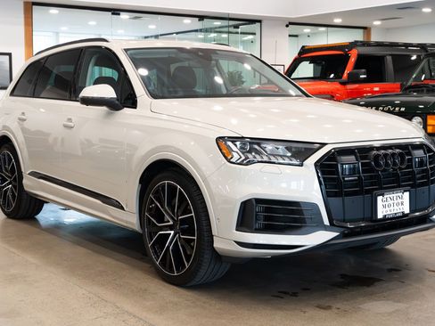 Used 2023 Audi Q7 3.0T Prestige w/ Prestige Package AWD/4WD image 3
