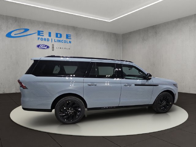 New 2027 Lincoln Navigator L Reserve w/ Jet Appearance Package AWD/4WD image 4
