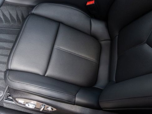 Certified 2025 Porsche Macan image 23