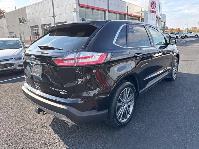 Used 2019 Ford Edge Titanium w/ Cold Weather Package AWD/4WD image 10