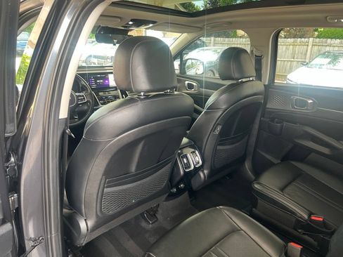 Certified 2022 Kia Sorento SX AWD/4WD image 10