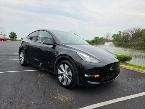 Used 2023 Tesla Model Y Long Range AWD/4WD image 71