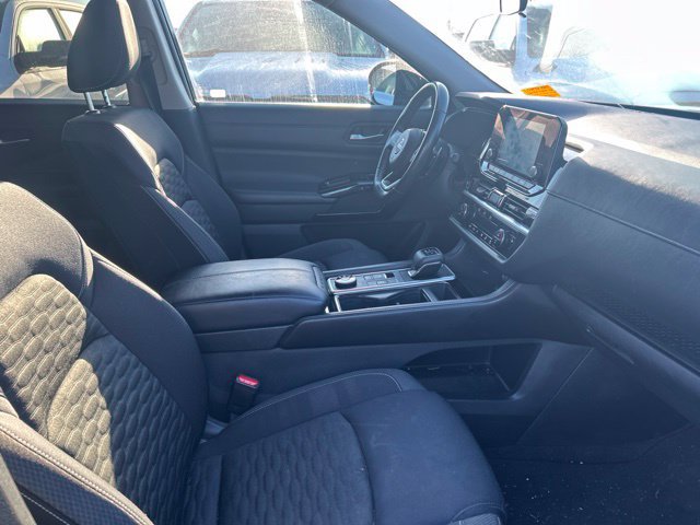Used 2022 Nissan Pathfinder SV AWD/4WD image 7