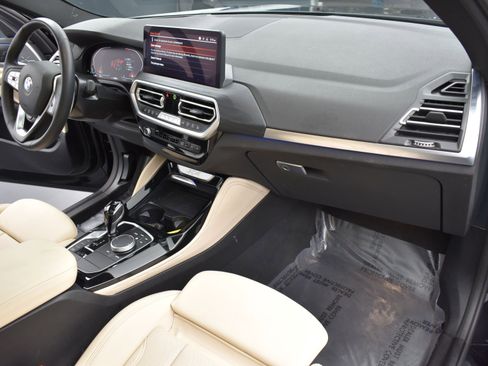 Used 2025 BMW X4 xDrive30i image 7