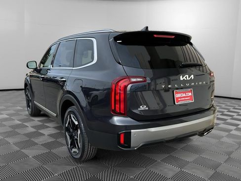 Certified 2025 Kia Telluride S image 7