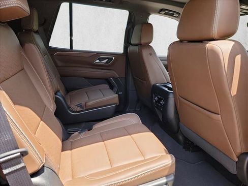 Used 2022 Chevrolet Tahoe High Country w/ Premium Package AWD/4WD image 16