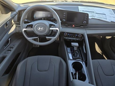 Used 2026 Hyundai Elantra Sport image 19