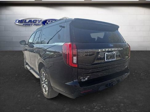 Used 2025 Ford Expedition Max Active AWD/4WD image 5