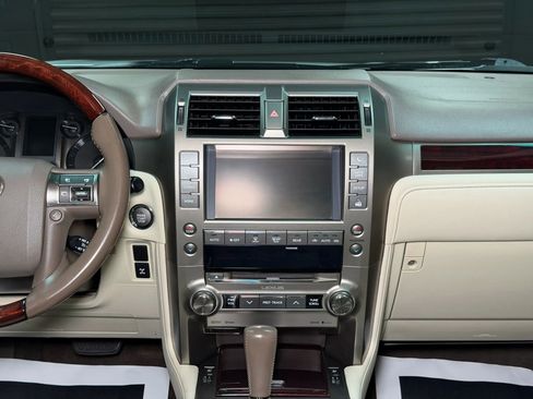 Used 2016 Lexus GX 460 image 30