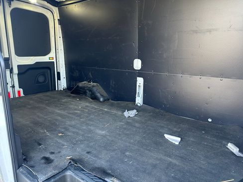 Used 2018 Ford Transit 250 148 Medium Roof image 11