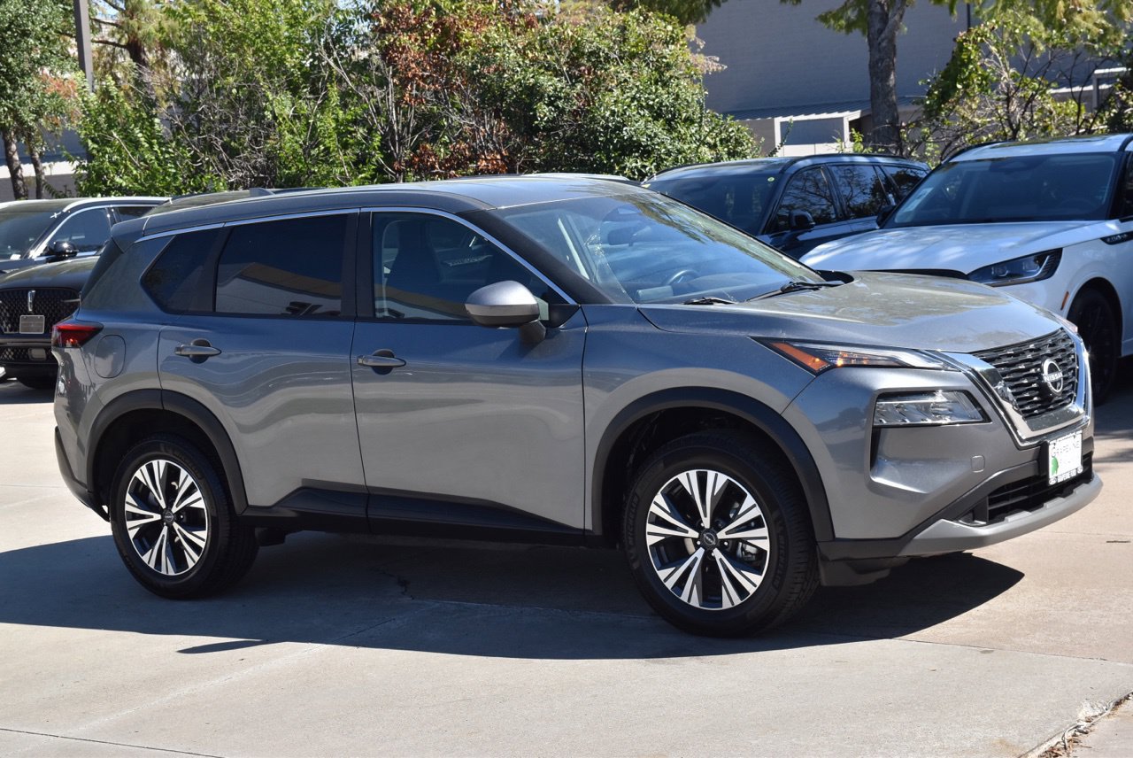 Used 2023 Nissan Rogue SV FWD image 5