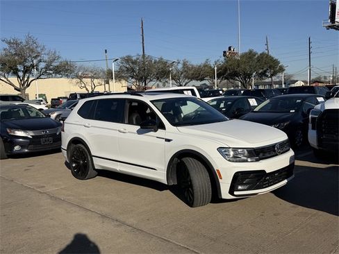 Used 2021 Volkswagen Tiguan SE R-Line image 3