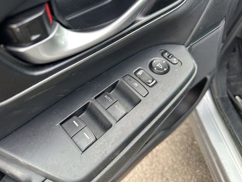 Used 2019 Honda CR-V Touring image 18