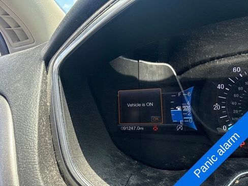 Used 2017 Ford Fusion SE w/ Fusion SE Technology Package FWD image 13