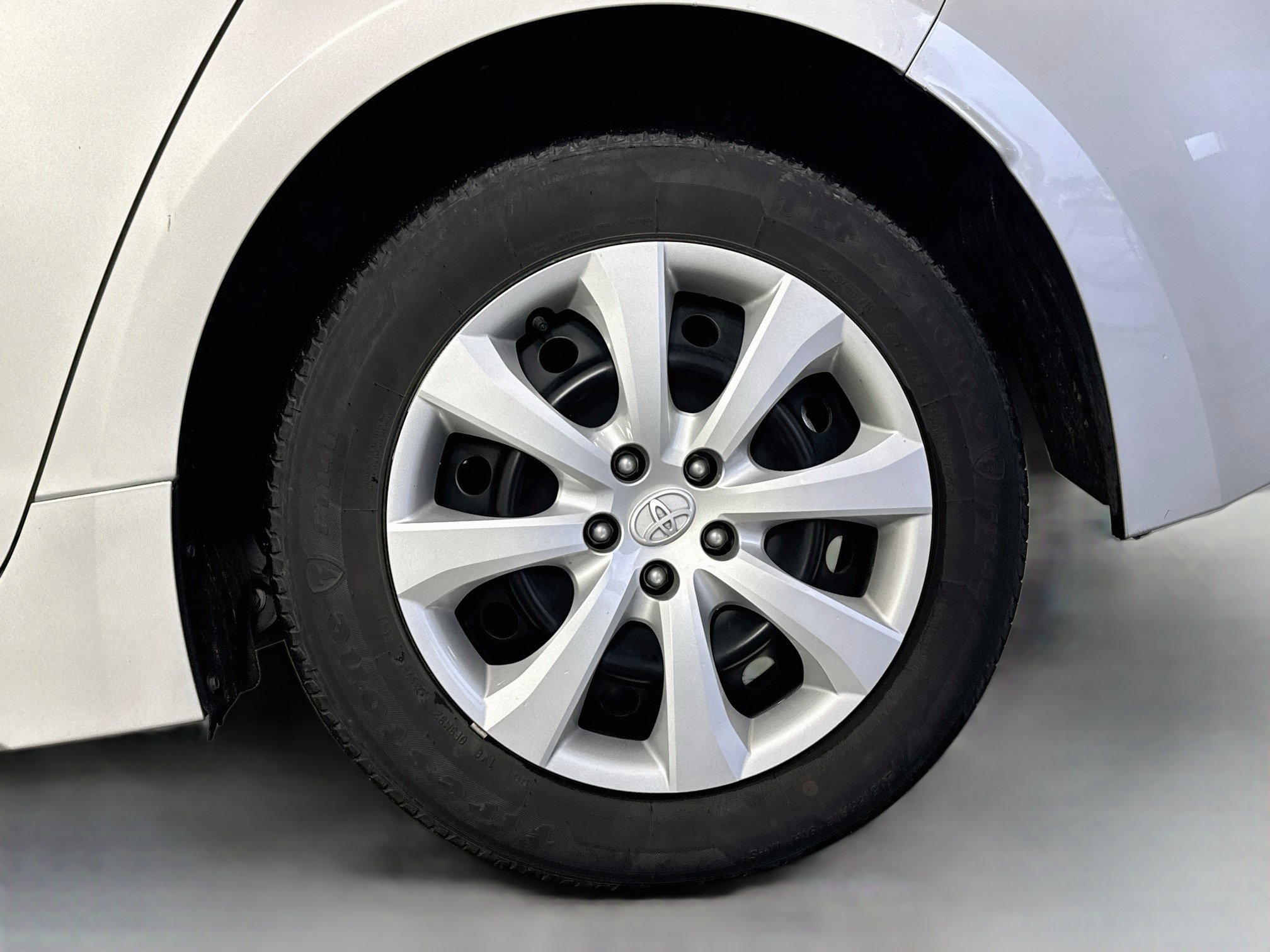 Certified 2025 Toyota Corolla LE FWD image 30