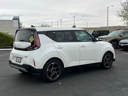 Used 2023 Kia Soul EX image 5