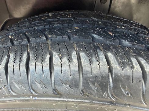 Used 2014 Honda Ridgeline SE image 38