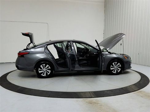 Used 2025 Nissan Altima 2.5 S image 16