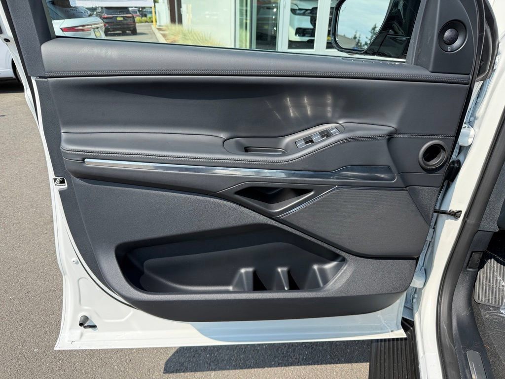 New 2027 Lincoln Navigator Premiere AWD/4WD image 27