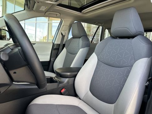 Certified 2025 Toyota RAV4 XLE w/ Convenience Package AWD/4WD image 11