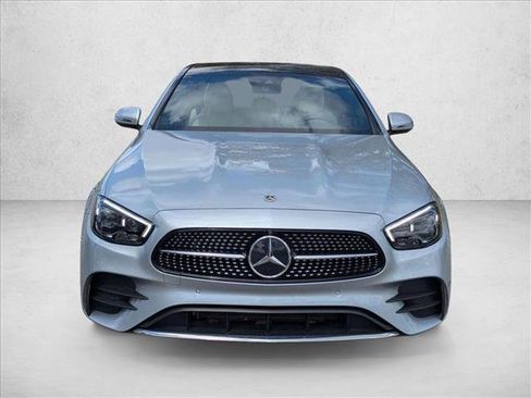 Used 2023 Mercedes-Benz E 350 4MATIC Sedan image 2