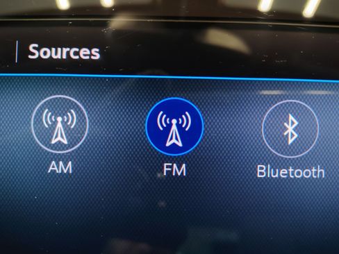 Used 2020 Chevrolet Malibu LS FWD image 17