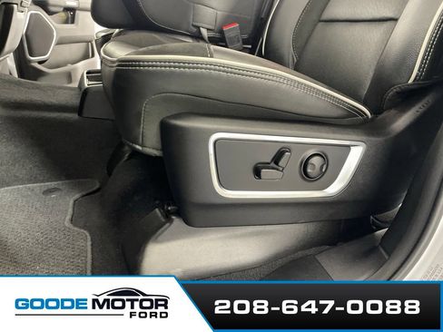 Used 2025 RAM 1500 Laramie AWD/4WD image 12