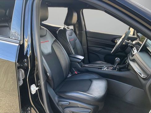 Used 2024 Jeep Compass Trailhawk image 23