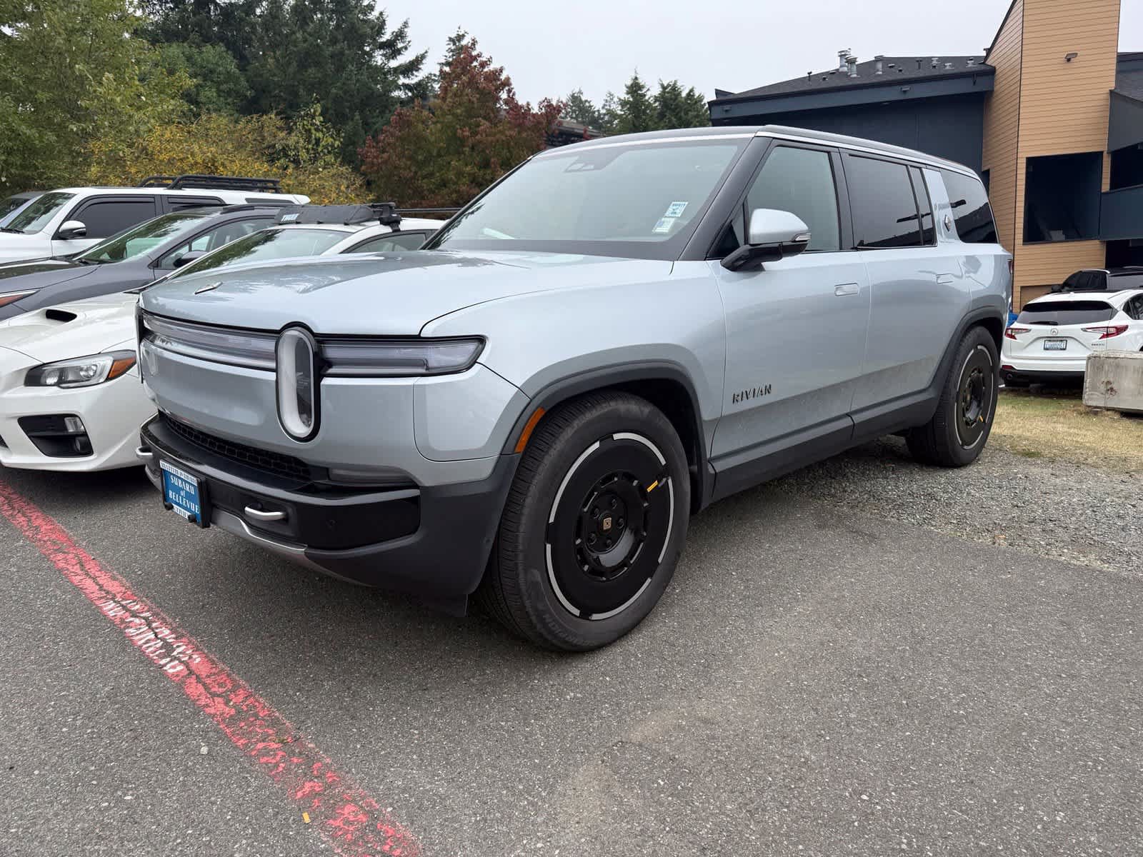 Used 2025 Rivian R1S Adventure Dual AWD/4WD image 1