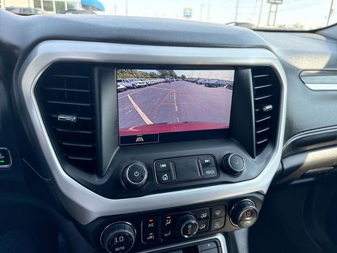 Certified 2023 GMC Acadia SLT image 17