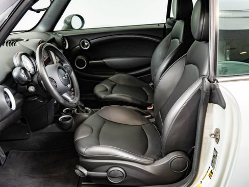 Used 2014 MINI Cooper S FWD image 19